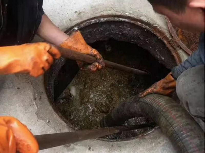 镇江清理化粪池时如何避免沼气的危害?